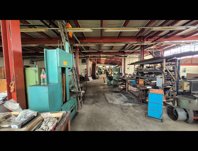 1,850M² FACTORY FOR SALE IN ANDERBOLT